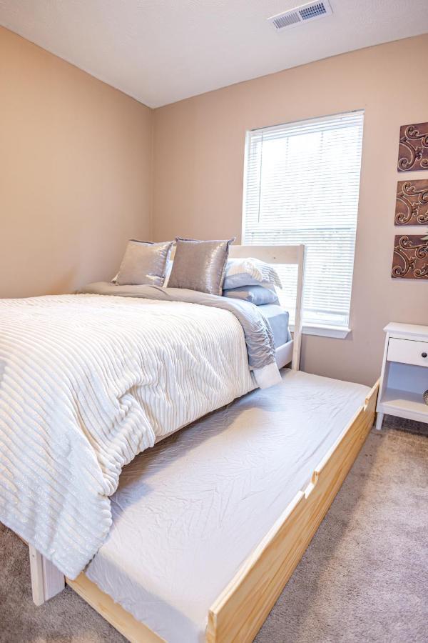 Lux - Downtown Oasis - Pool Table! Free Parking! Lexington Exterior foto